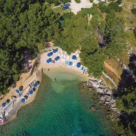2 Bedroom Awesome Apartment In Veli Lošinj 外观 照片