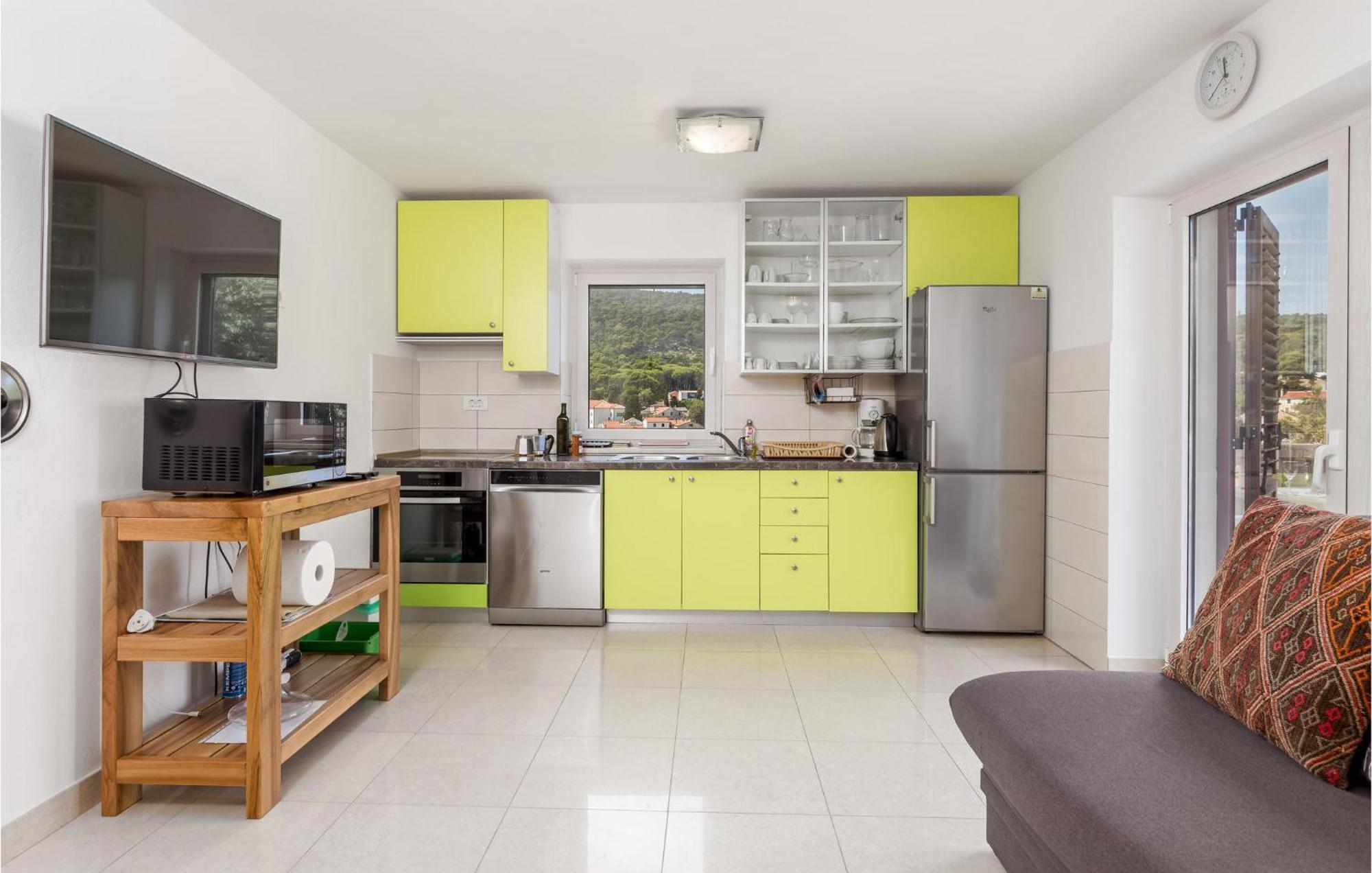 2 Bedroom Awesome Apartment In Veli Lošinj 外观 照片