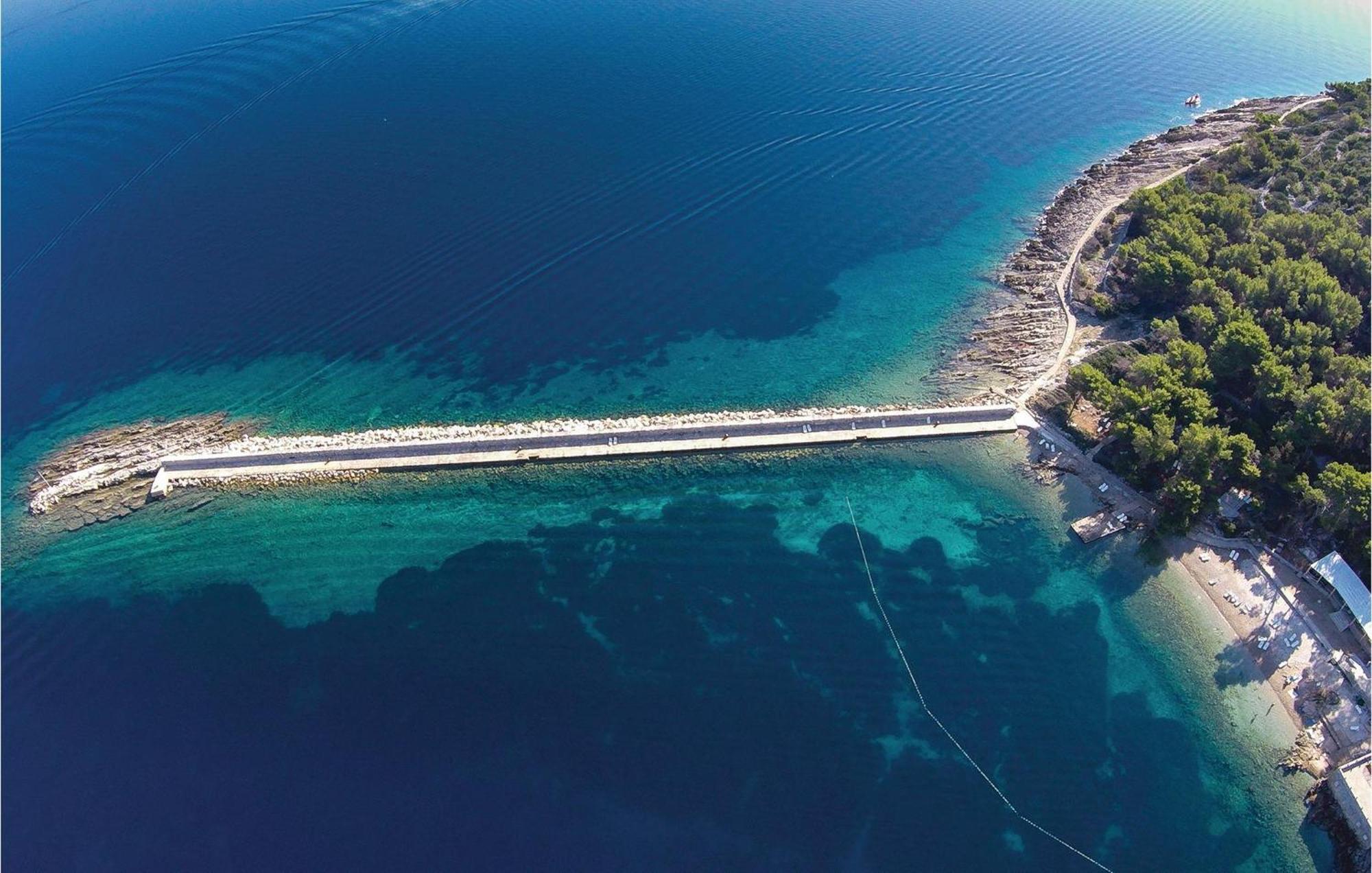 2 Bedroom Awesome Apartment In Veli Lošinj 外观 照片