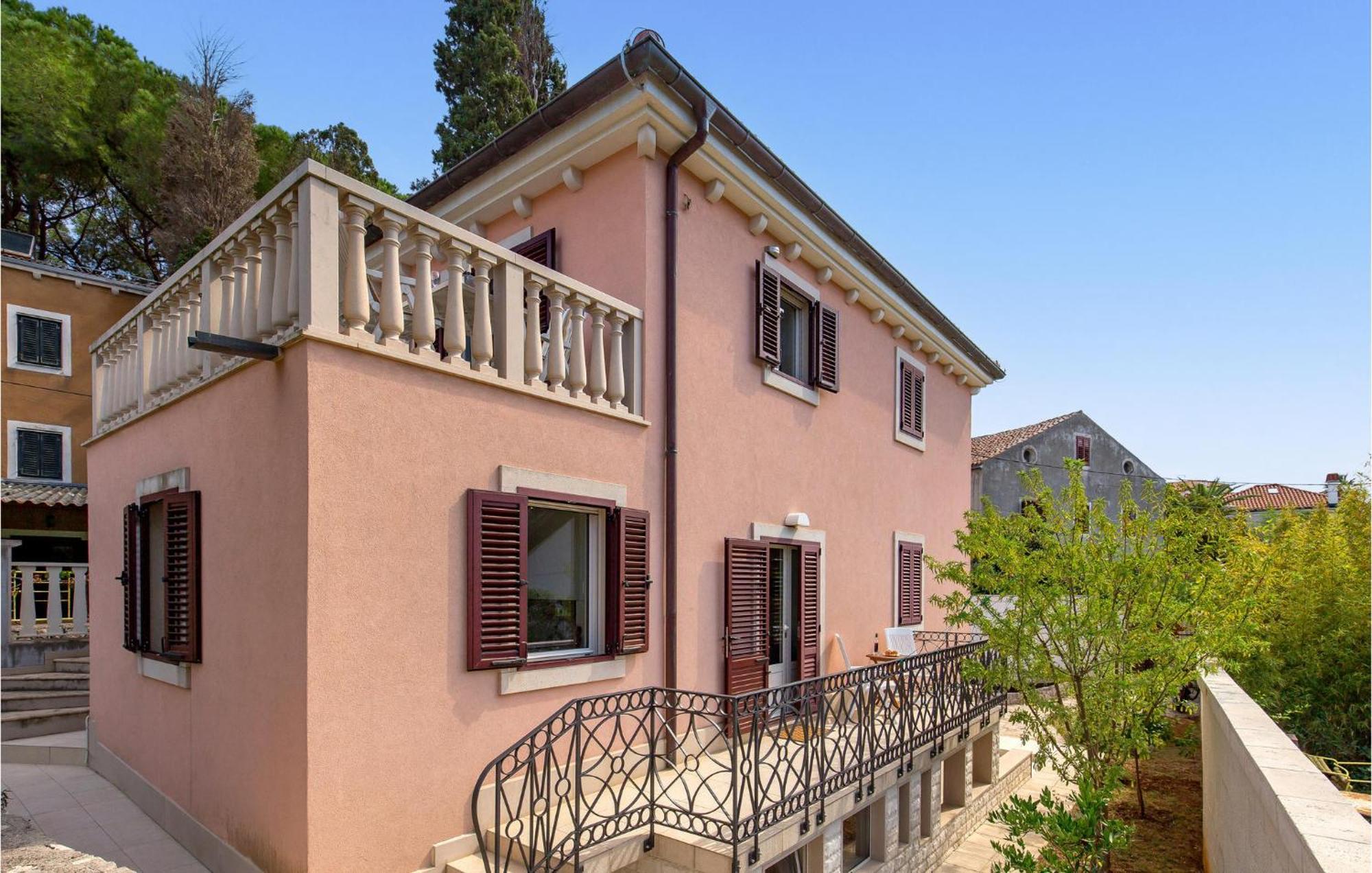 2 Bedroom Awesome Apartment In Veli Lošinj 外观 照片